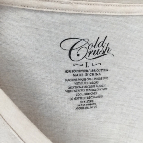 GOLD RUSH | Cream graphic V-neck tee - Picture 3 of 3